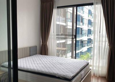 1-BR Condo at Supalai Premier Charoen Nakhon near BTS Krung Thon Buri