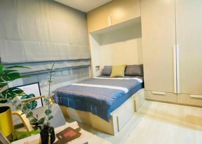 1-BR Condo at Life Asoke near ARL Makkasan