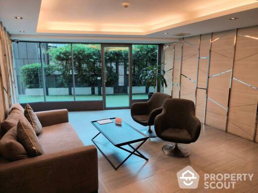 1-BR Condo at Trapezo Sukhumvit 16 near MRT Queen Sirikit National Convention Centre