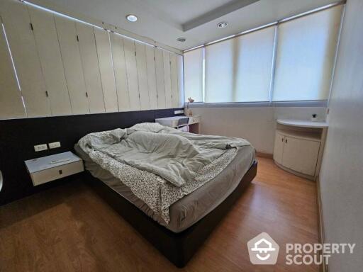 2-BR Condo at The Master Sathorn Executive near BTS Krung Thon Buri