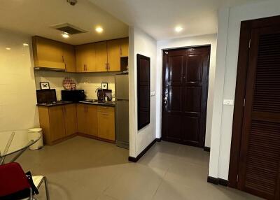 1-BR Condo at Fragrant 71 Condominium near BTS Phra Khanong