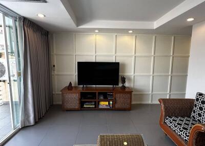 1-BR Condo at Fragrant 71 Condominium near BTS Phra Khanong