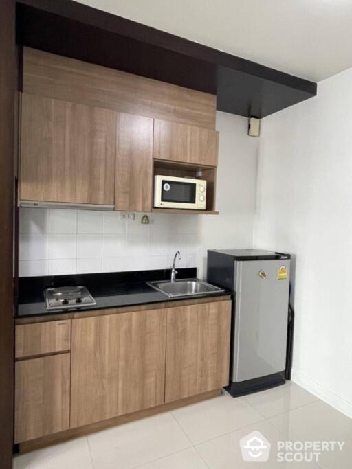 1-BR Condo at Ideo Sathorn-Taksin near BTS Krung Thon Buri