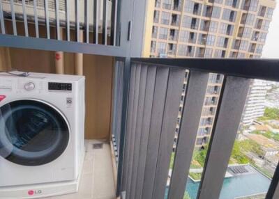 1-BR Condo at Oka Haus Sukhumvit 36 near BTS Thong Lor