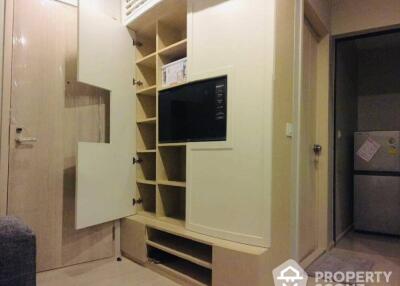 1-BR Condo at Life Asoke near ARL Makkasan