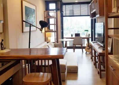 1-BR Condo at Oka Haus Sukhumvit 36 near BTS Thong Lor