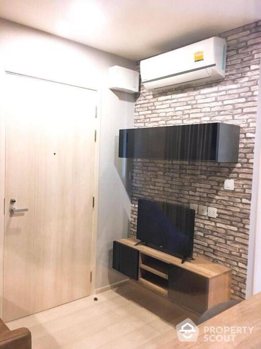 1-BR Condo at Life Asoke near ARL Makkasan