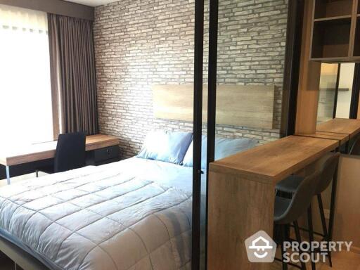 1-BR Condo at Life Asoke near ARL Makkasan