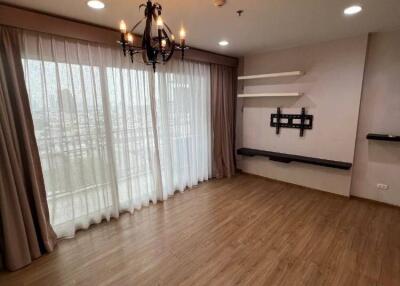 2-BR Condo at Fuse Chan-Sathorn close to Thanon Chan