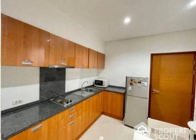 1-BR Condo at Villa Sathorn near BTS Krung Thon Buri