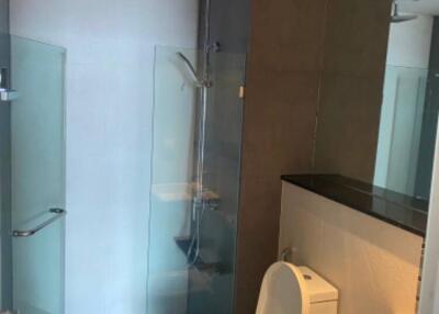 1-BR Condo at Urbano Absolute near BTS Krung Thon Buri