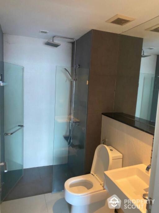 1-BR Condo at Urbano Absolute near BTS Krung Thon Buri