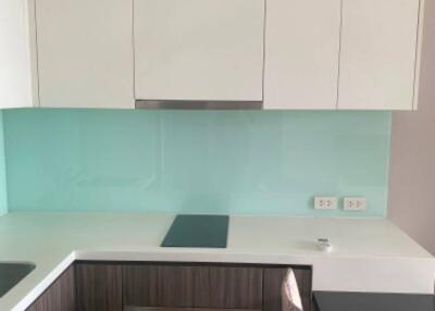 1-BR Condo at Urbano Absolute near BTS Krung Thon Buri