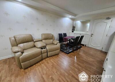 1-BR Condo at The Kris Ratchada 17 near MRT Sutthisan