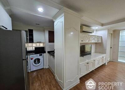 1-BR Condo at The Kris Ratchada 17 near MRT Sutthisan
