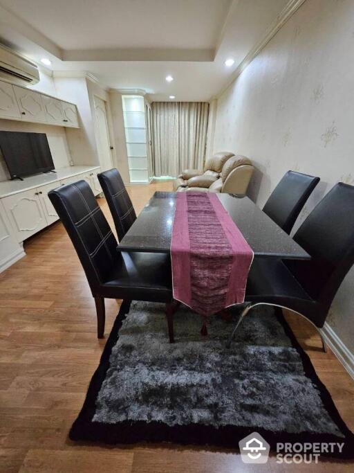 1-BR Condo at The Kris Ratchada 17 near MRT Sutthisan