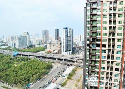 1-BR Condo at Life Asoke near ARL Makkasan