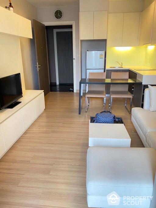 1-BR Condo at Urbano Absolute near BTS Krung Thon Buri