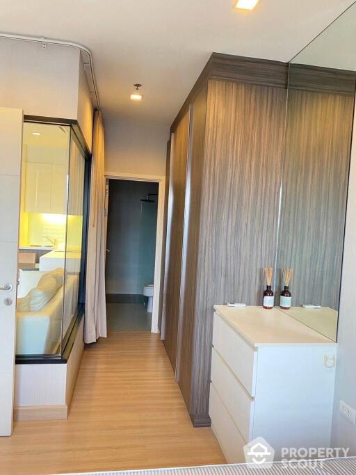 1-BR Condo at Urbano Absolute near BTS Krung Thon Buri