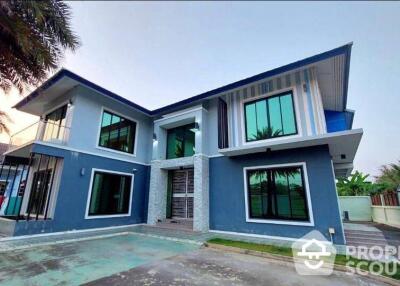 3-BR House near MRT Sam Yot