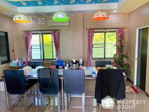 3-BR House near MRT Sam Yot