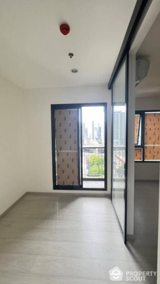 2-BR Condo at Life Asoke near ARL Makkasan