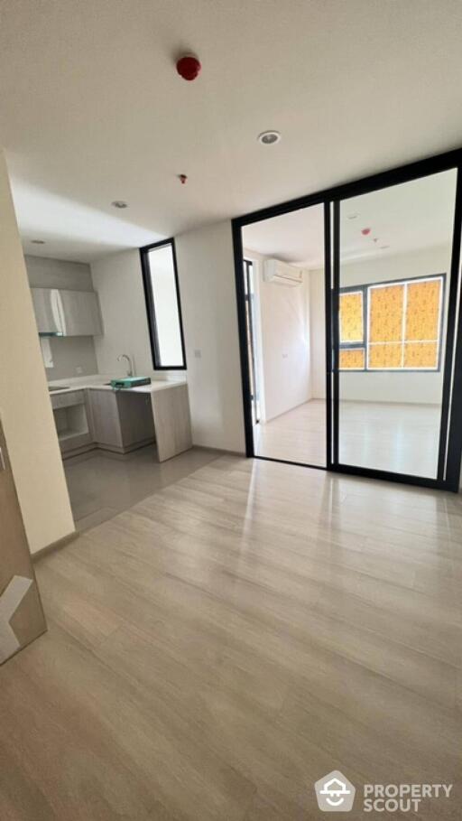 2-BR Condo at Life Asoke near ARL Makkasan