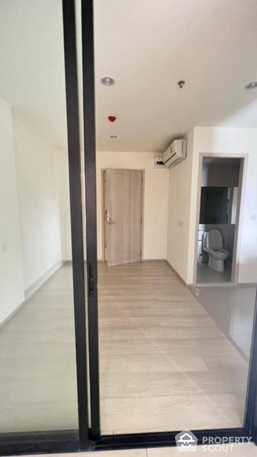 2-BR Condo at Life Asoke near ARL Makkasan