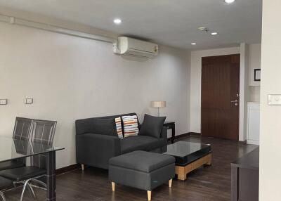 Studio Condo at Silom City Resort Condominium near BTS Chong Nonsi