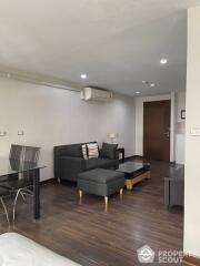 Studio Condo at Silom City Resort Condominium near BTS Chong Nonsi