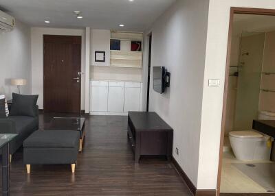 Studio Condo at Silom City Resort Condominium near BTS Chong Nonsi