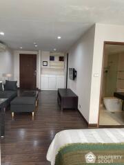 Studio Condo at Silom City Resort Condominium near BTS Chong Nonsi