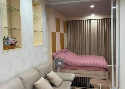 1-BR Condo at Hive Sathorn near BTS Krung Thon Buri