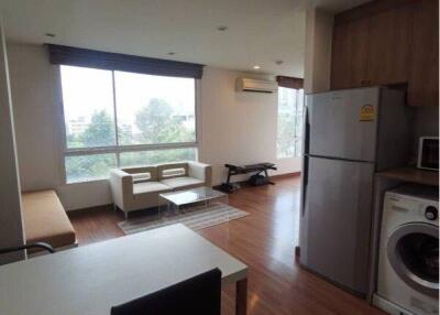 1-BR Condo at Tree Condo Sukhumvit 42 Condominium near BTS Phra Khanong