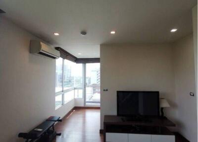 1-BR Condo at Tree Condo Sukhumvit 42 Condominium near BTS Phra Khanong