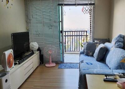 2-BR Condo at Intro Phaholyothin-Pradipat near MRT Kamphaeng Phet