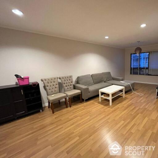 1-BR Condo at Lumpini Place Narathiwas 24 in Chong Nonsi