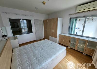 1-BR Condo at Life @ Ratchada-Suthisan near MRT Sutthisan