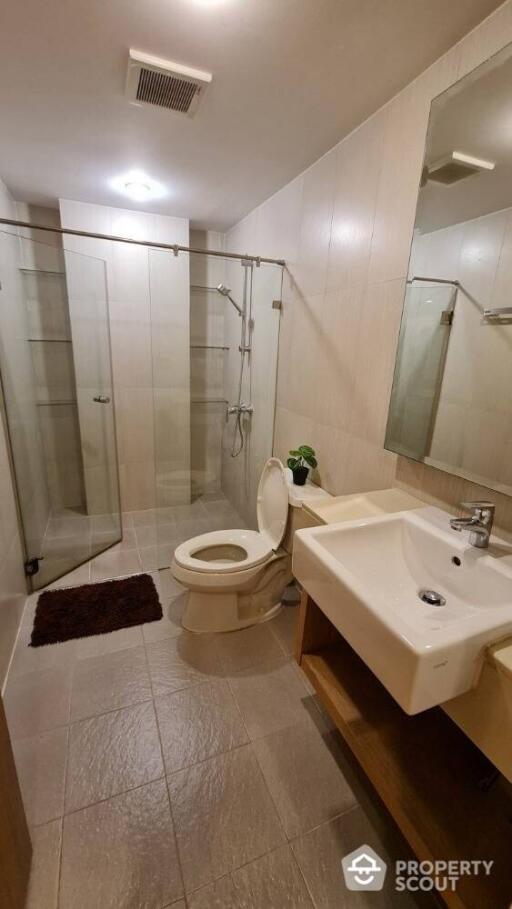 1-BR Condo at Zenith Place Sukhumvit 42 Condominium near BTS Ekkamai