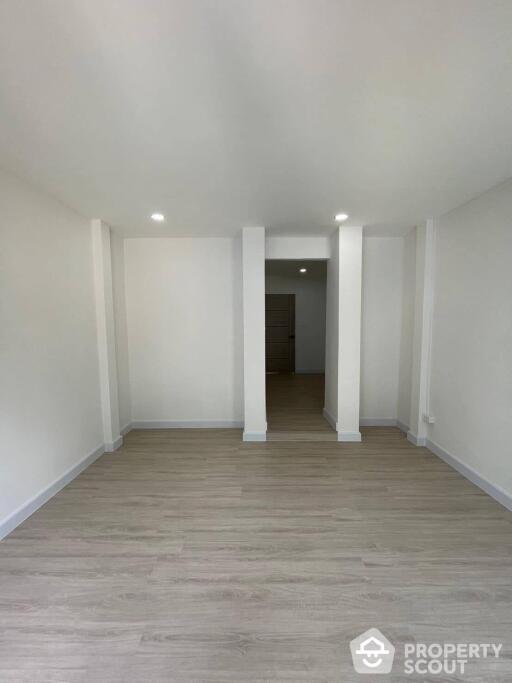 3-BR Townhouse near BTS On Nut