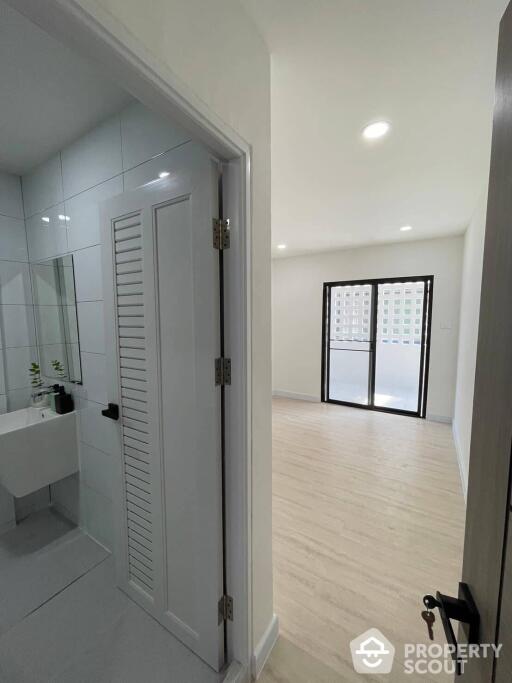 3-BR Townhouse near BTS On Nut