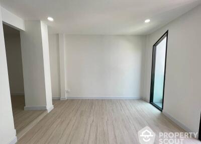 3-BR Townhouse near BTS On Nut