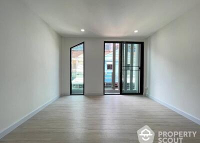 3-BR Townhouse near BTS On Nut