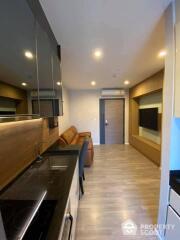 1-BR Condo at The Room Sathorn - St. Louis near BTS Surasak