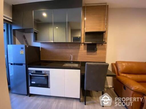 1-BR Condo at The Room Sathorn - St. Louis near BTS Surasak