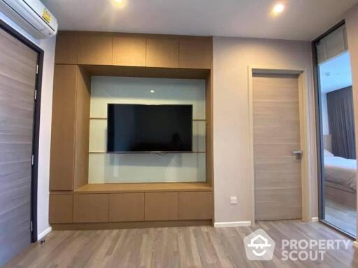 1-BR Condo at The Room Sathorn - St. Louis near BTS Surasak