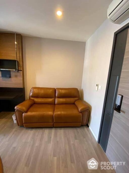 1-BR Condo at The Room Sathorn - St. Louis near BTS Surasak