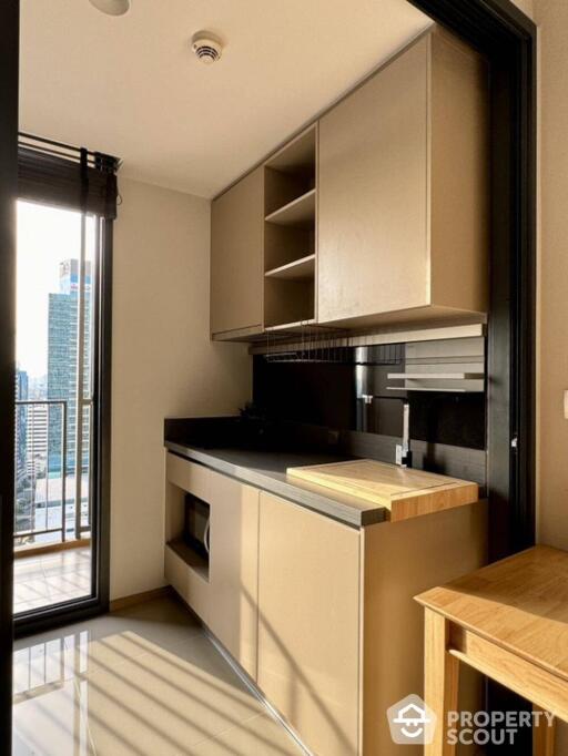 1-BR Condo at Oka Haus Sukhumvit 36 near BTS Thong Lor