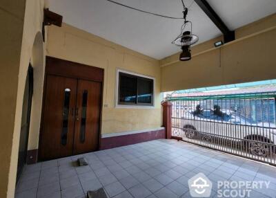 2-BR House near BTS Punnawithi