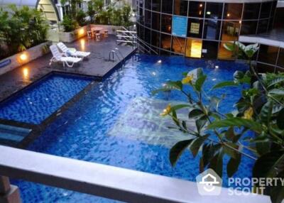 2-BR Condo at The Master Sathorn Executive near BTS Krung Thon Buri